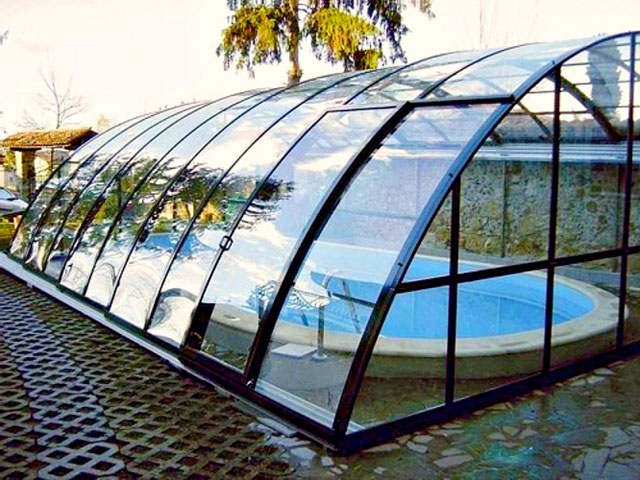 Сотовый поликарбонат и дождь: как избежать накопления влаги внутри сот